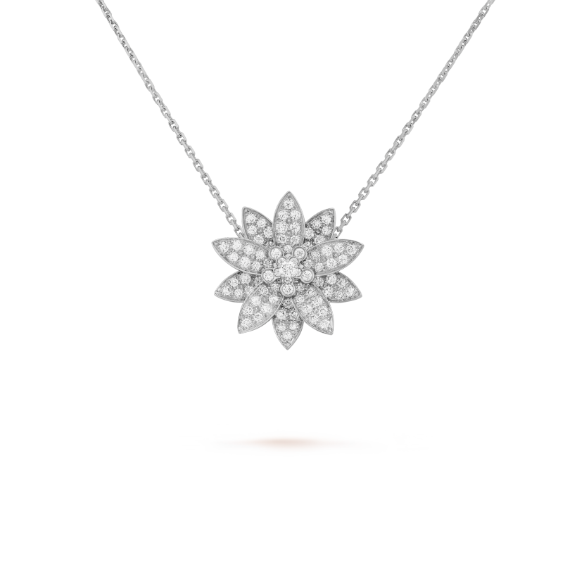 ヴァン クリーフ＆アーペルの新作ロータス ブローチ ペンダント、ミディアム スタイル