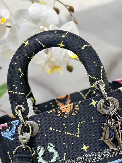 クリスチャン ディオール ミディアム レディ D ライト バッグ