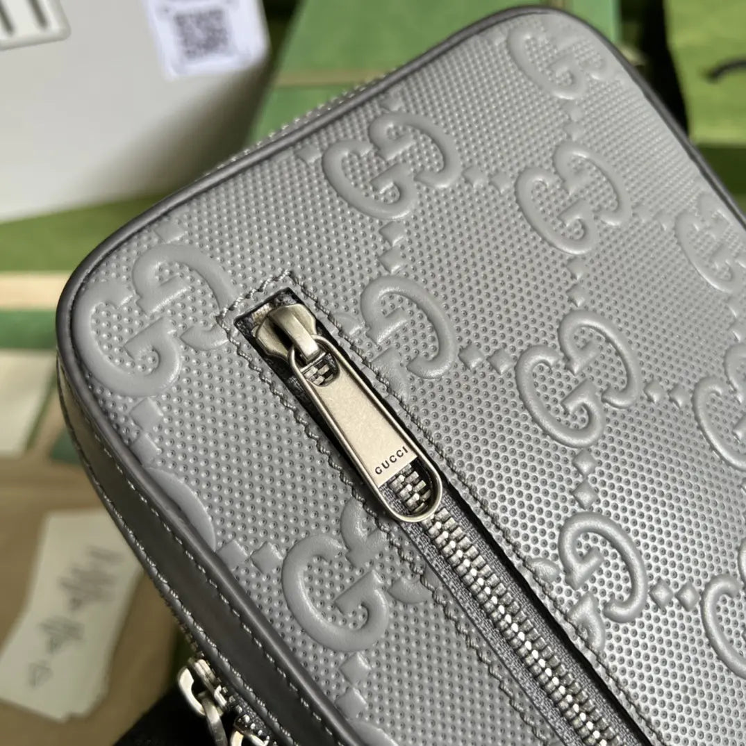 GGエンボス加工のスリングバックパック