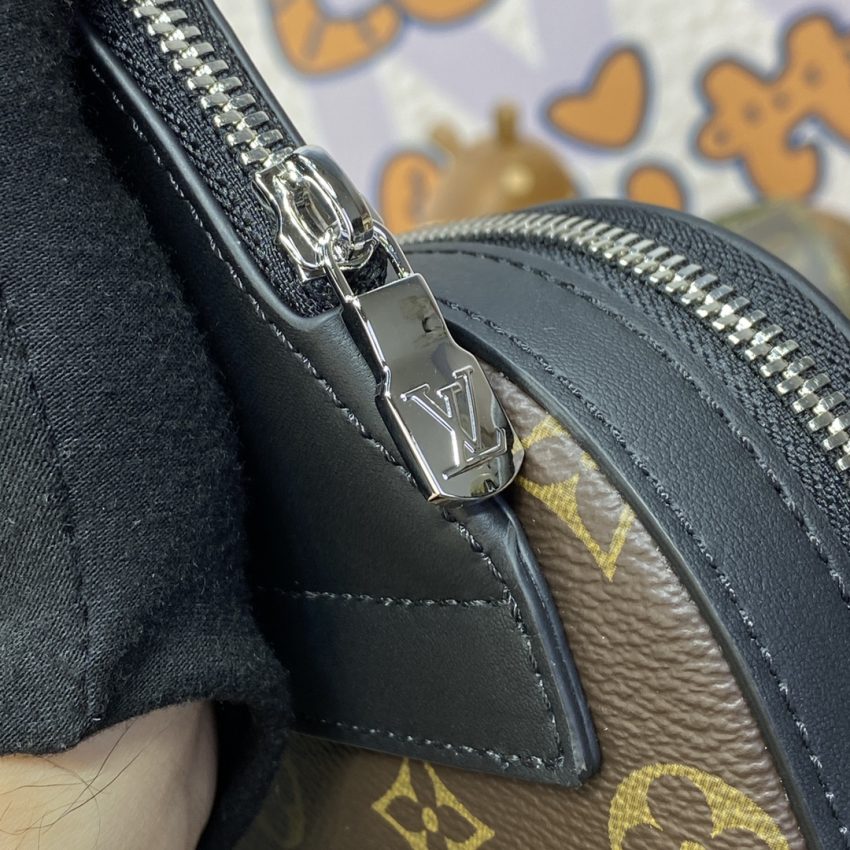 LV レトロ メッセンジャーバッグ