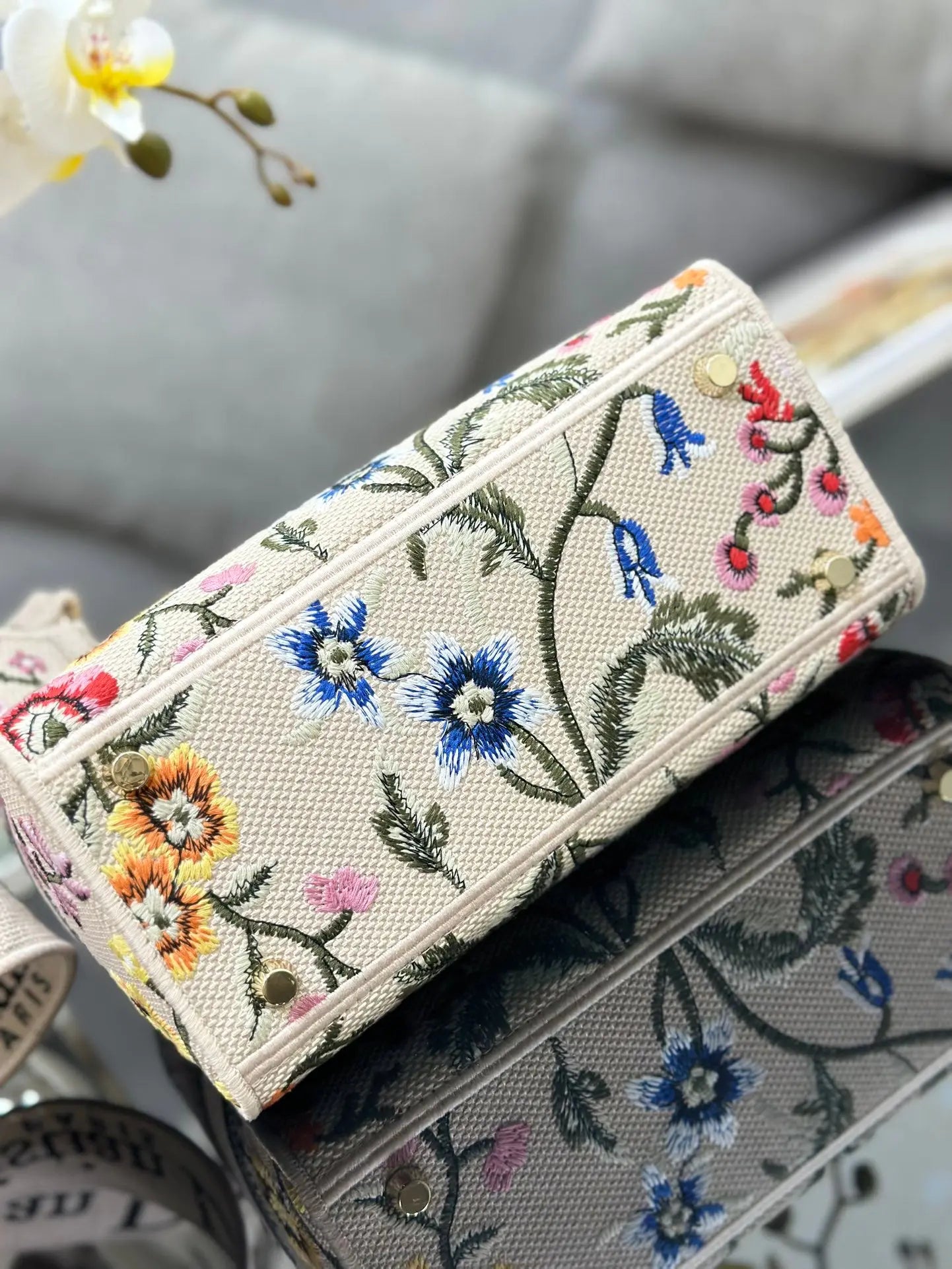 クリスチャン ディオール ミディアム レディ D ライト バッグ