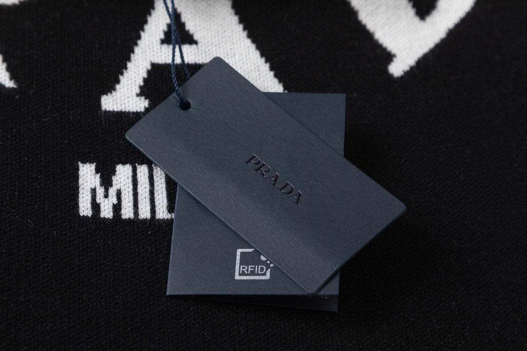 【PRADA公式旗艦店】ご好評に付き再入荷！！