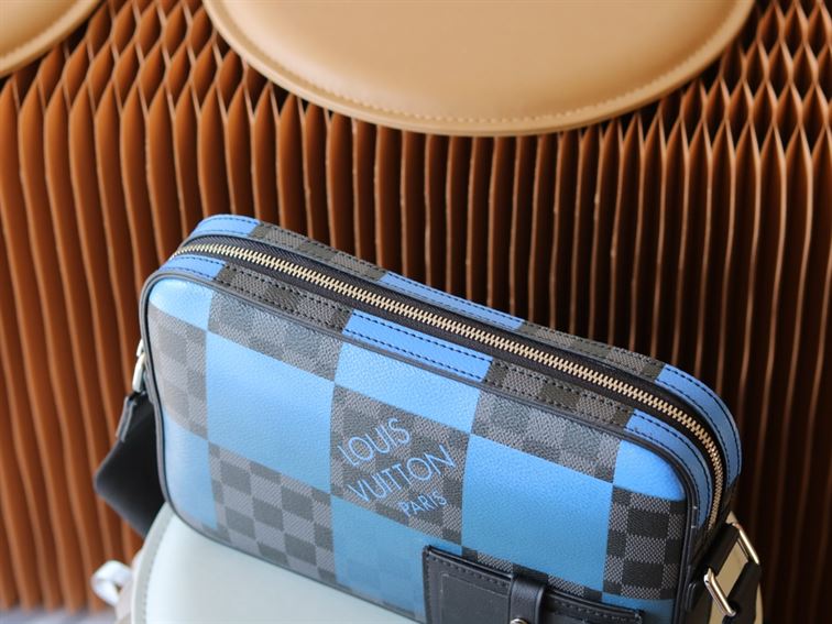 ルイ・ヴィトン アルファ メッセンジャー ダミエ グラファイト ジャイアント ブルー – LVB044