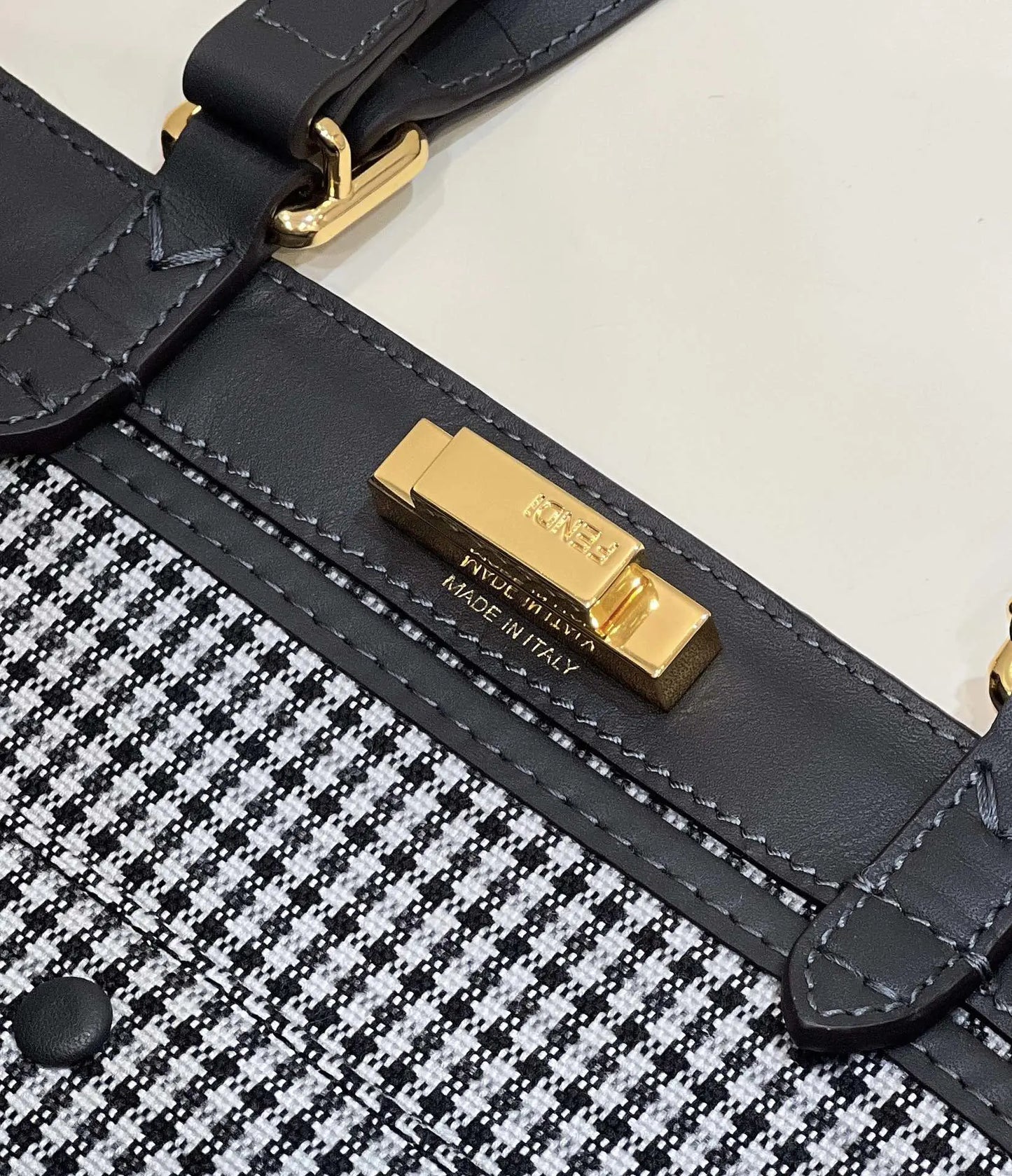 フェンディ・オロック