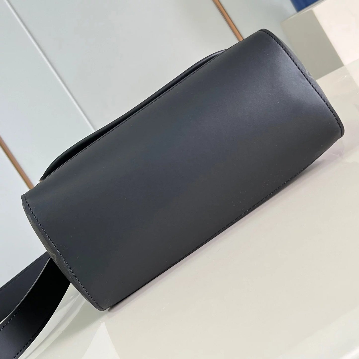 パルス メッセンジャーバッグ モノグラム エクリプス キャンバス M12681 – LW426