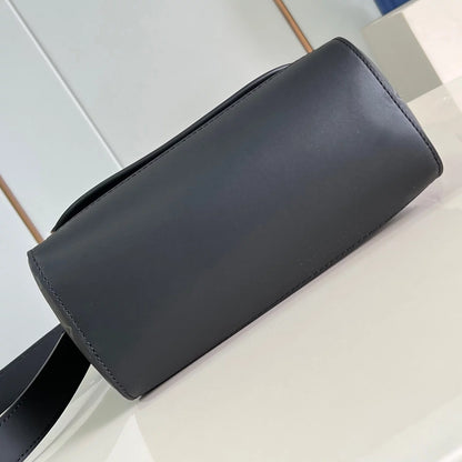 パルス メッセンジャーバッグ モノグラム エクリプス キャンバス M12681 – LW426