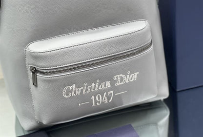 ディオール ライダー バックパック グレー グレインカーフスキン 「CHRISTIAN DIOR 1947」シグネチャー入り – DIO023