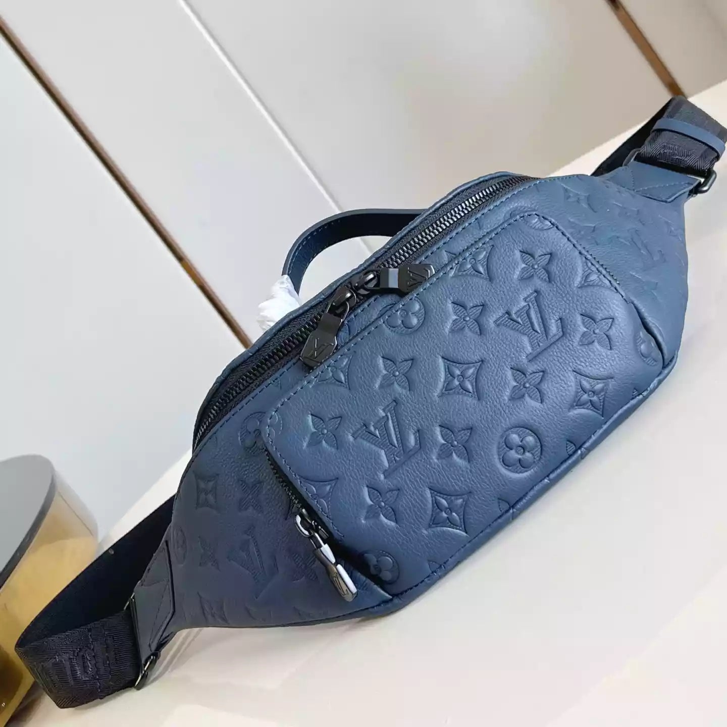 ラッシュ バムバッグ ネイビーブルー モノグラム シャドウ – LW304