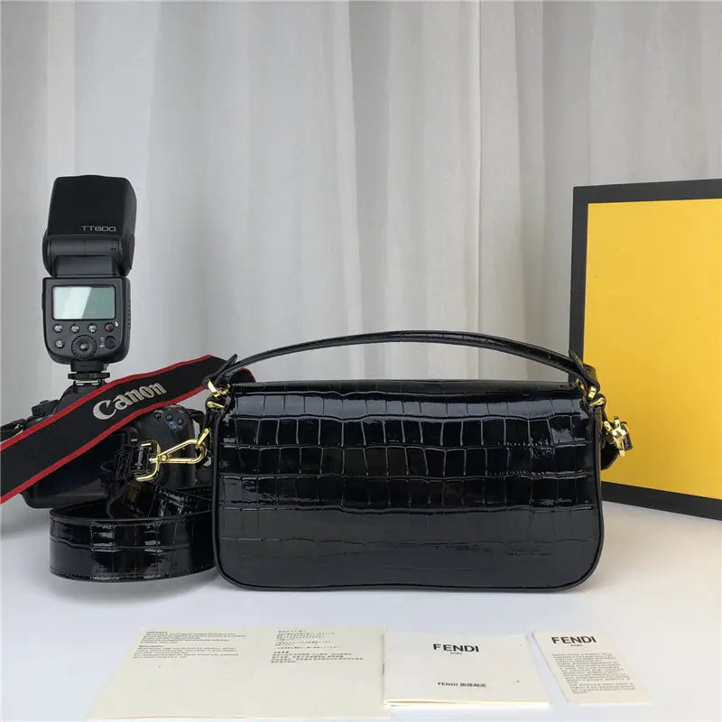 フェンディ クロコダイル バゲット ブラック