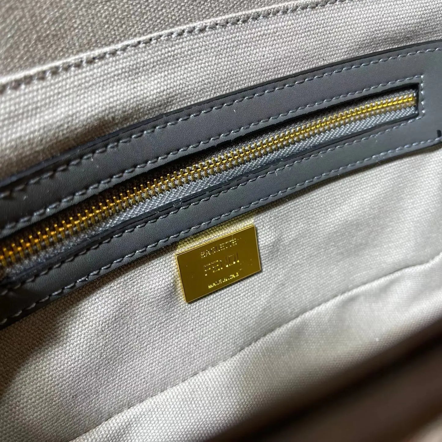 フェンディ キャンバス バゲットバッグ