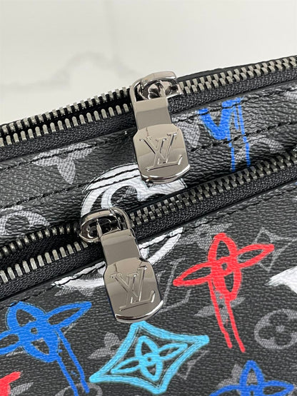 ルイ・ヴィトン トリオ メッセンジャーバッグ – LVB066