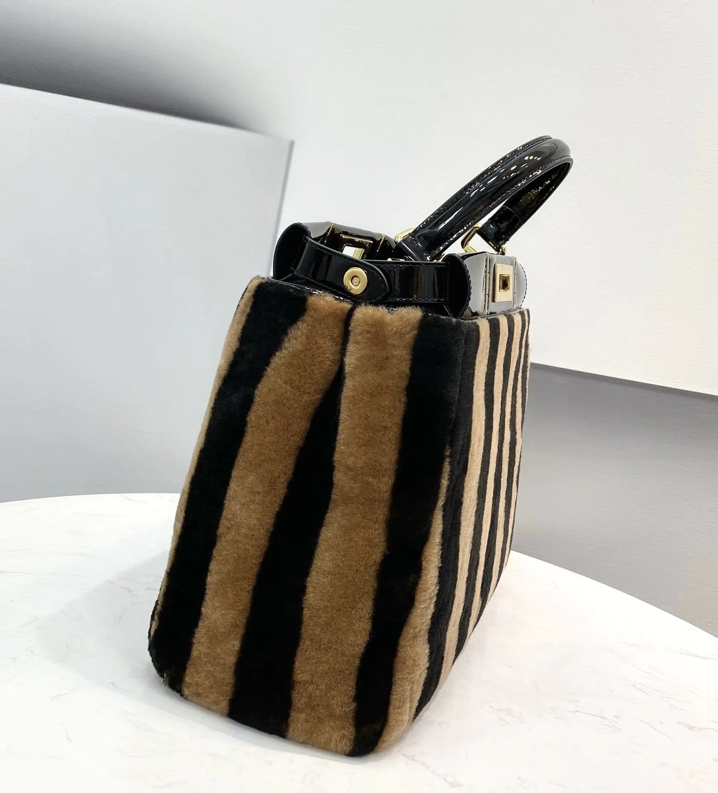 フェンディ オロック ジッパー