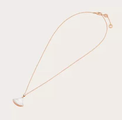 ブルガリ ディーヴァ ドリーム ネックレス