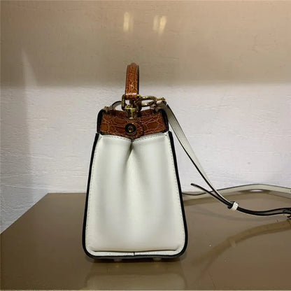 フェンディ ピーカブー ミニ レザー トートバッグ