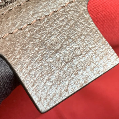 レザーのディテールが施されたGGショルダーバッグ