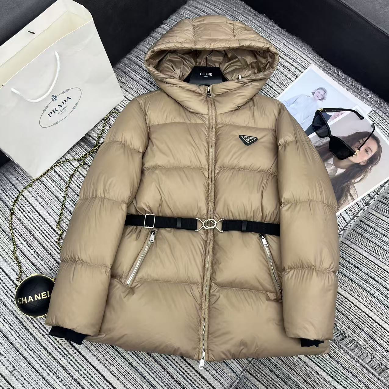 【PRADA旗艦店】ダウンジャケット、ご好評に付き再入荷！