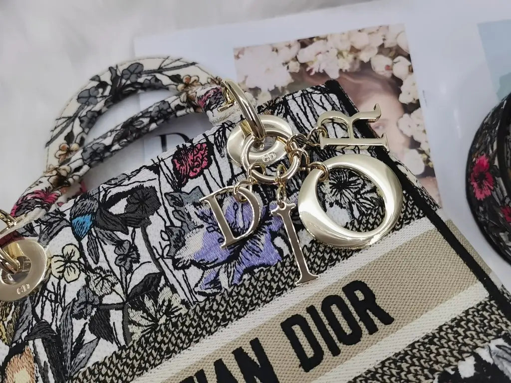 レディディオール