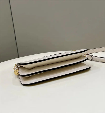 フェンディ バゲット ポーチバッグ