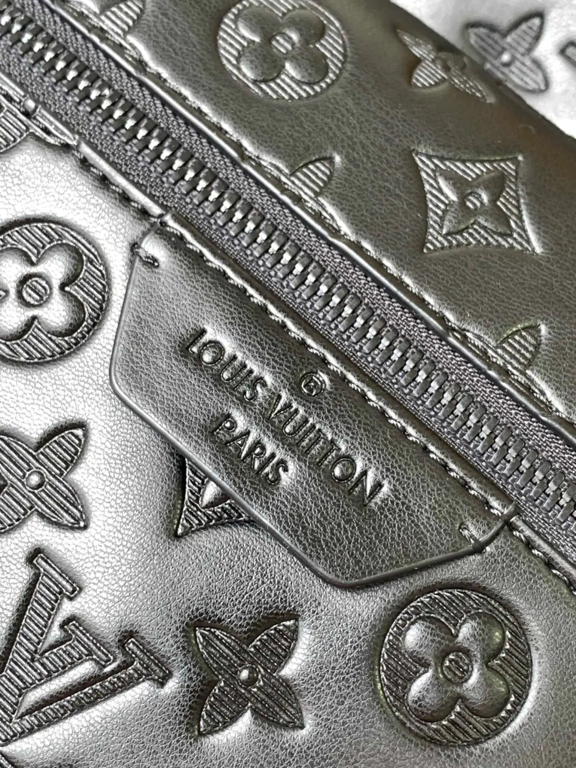 ルイ・ヴィトン M46553 ディスカバリー バックパック