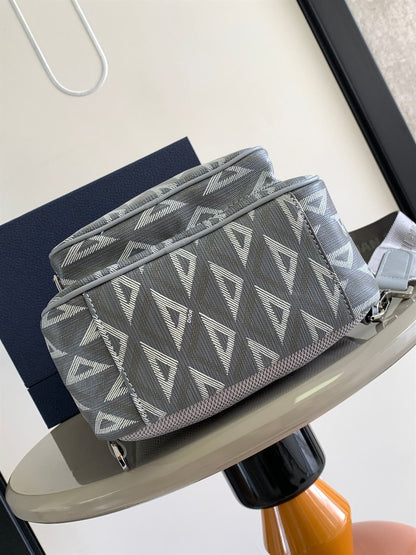 ディオール ミニ ライダー スリングバッグ – DIO044