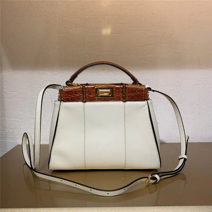 フェンディ ピーカブー ミニ レザー トートバッグ