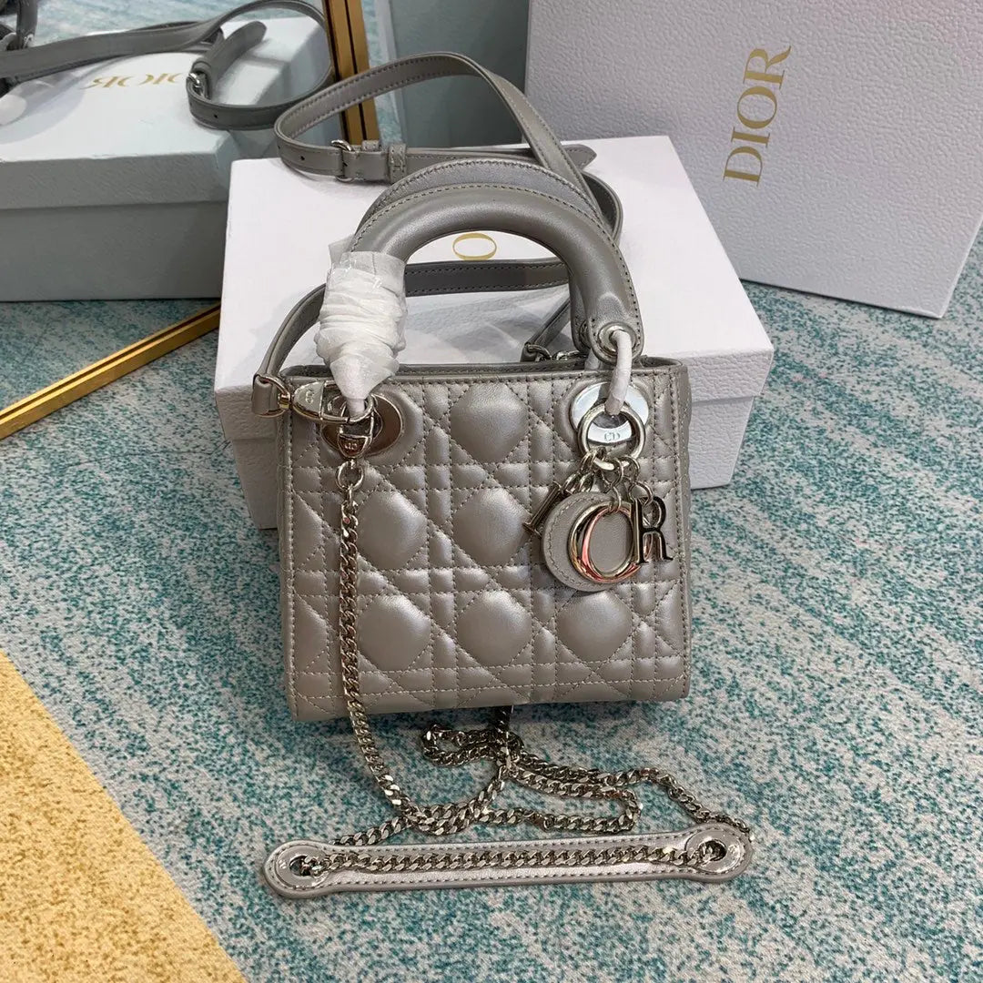 クリスチャン・ディオール ミニ レディ ディオール バッグ
