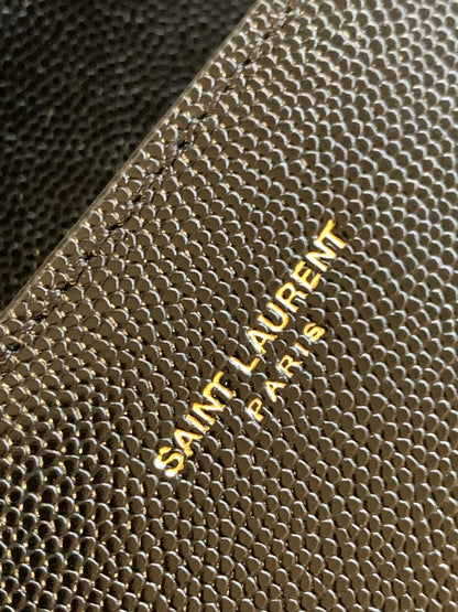 カサンドラ ミディアム トップハンドルバッグ グレイン・ド・プードル エンボスレザー