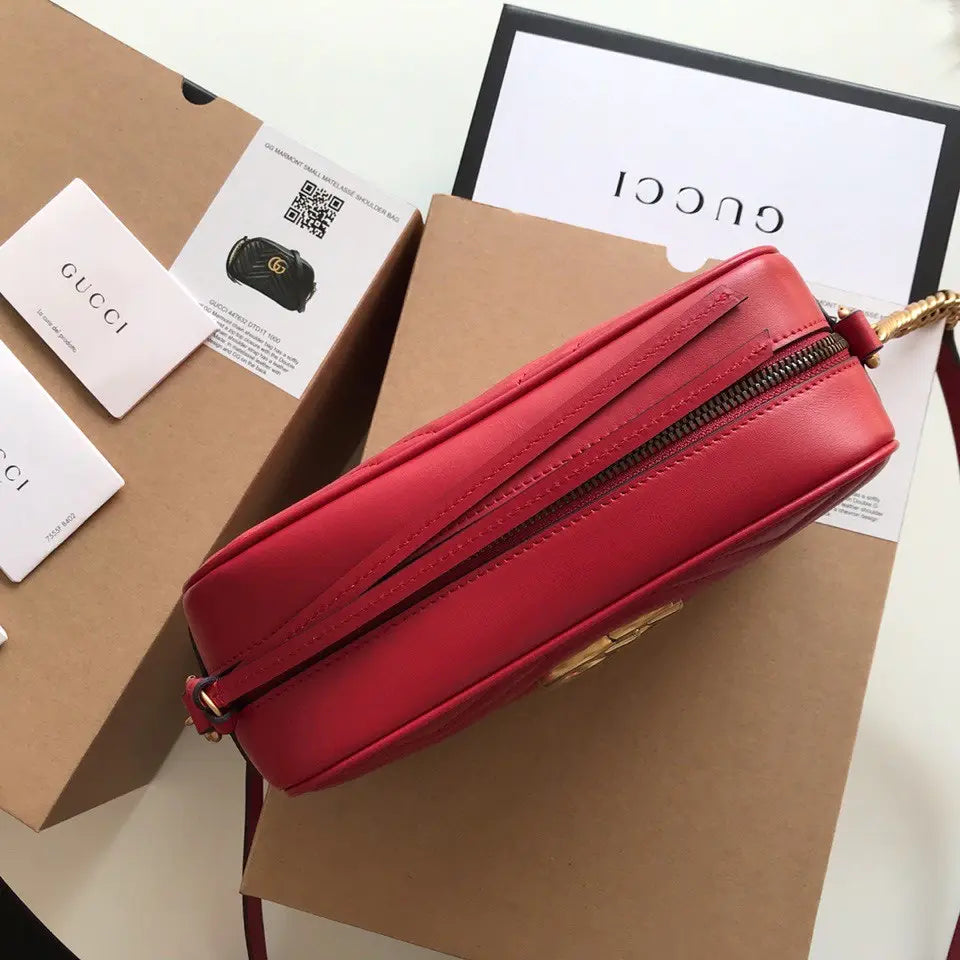 グッチ ラージショルダーバッグ