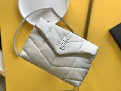 ジャージー素材のパファートイバッグ