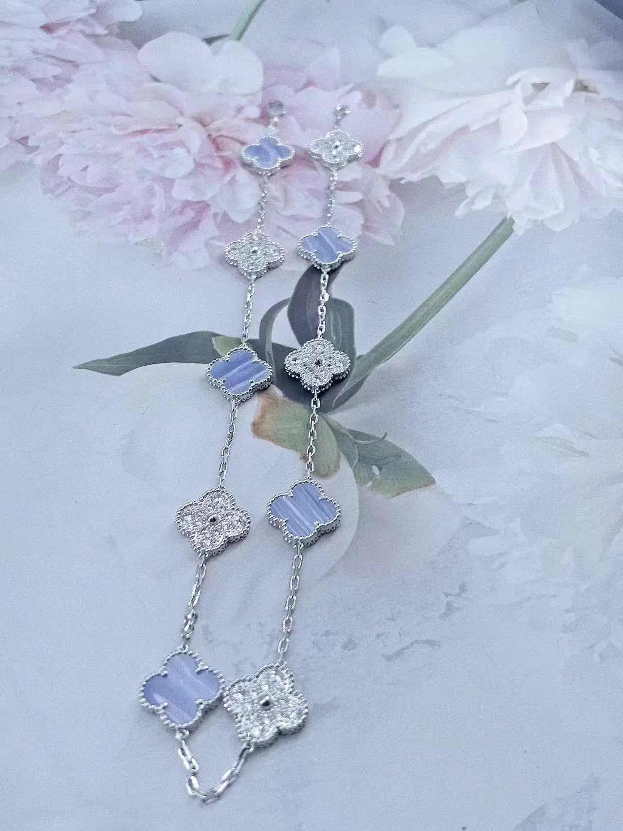 ヴァン クリーフ＆アーペルの四つ葉のクローバーネックレス