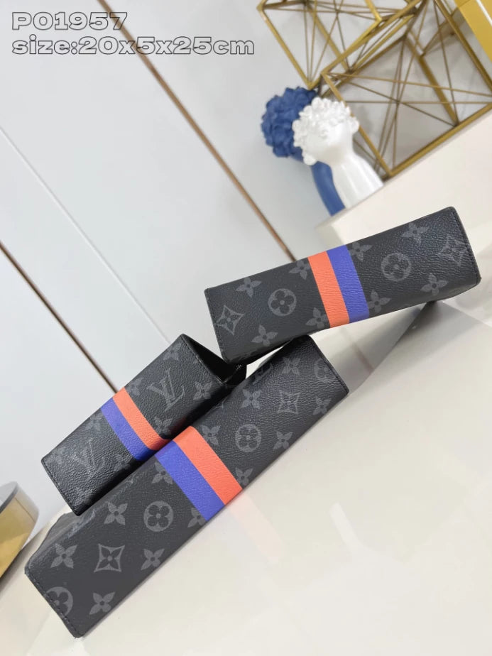 トリオ トイレポーチ モン モノグラム P01957 – LW383