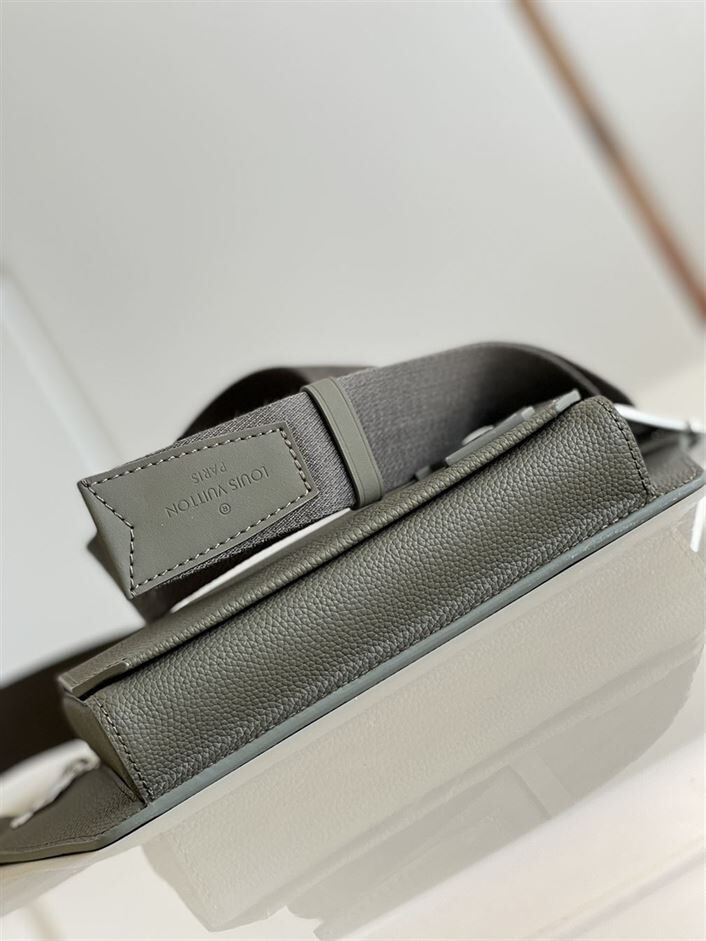 ルイ・ヴィトン テイクオフ スリング エアログラム – LVB035