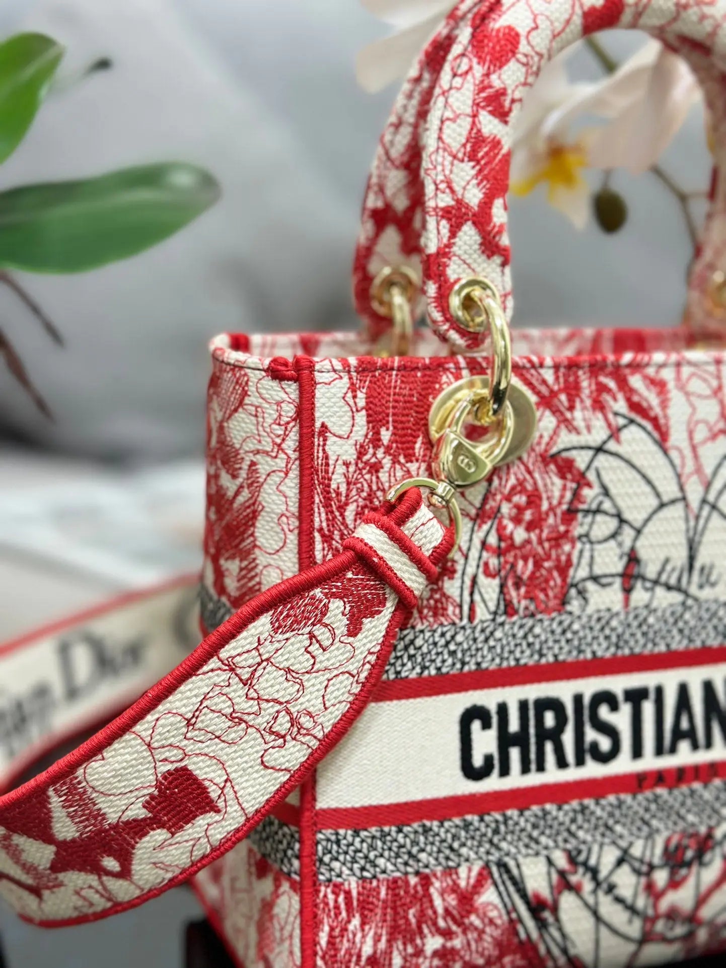 クリスチャン ディオール ミディアム レディ D ライト バッグ