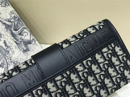 ディオール 30 モンテーニュ チェーンクラッチ