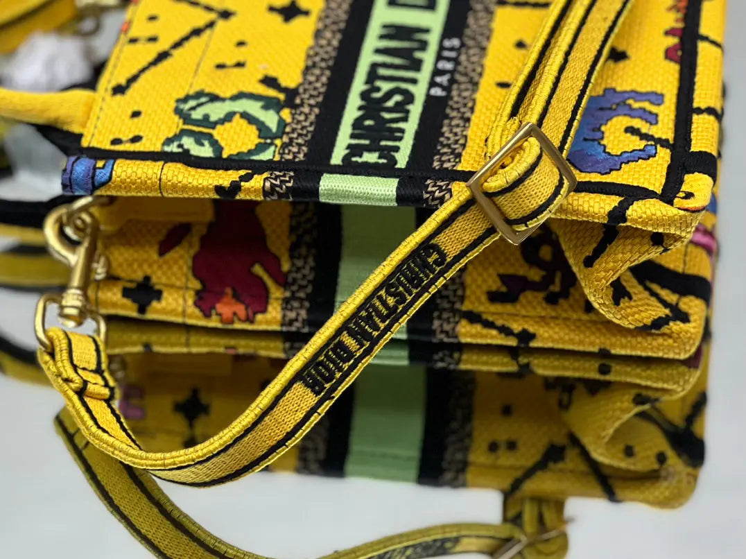 クリスチャン・ディオール ミニブックトート フォンバッグ