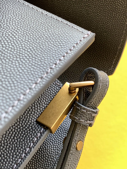 カサンドラ ミディアム トップハンドルバッグ グレイン・ド・プードル エンボスレザー