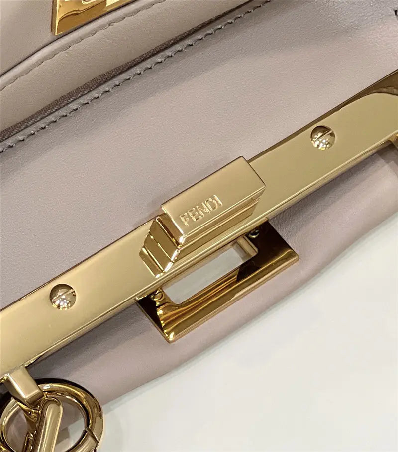 フェンディ ピーカブー スモールバッグ