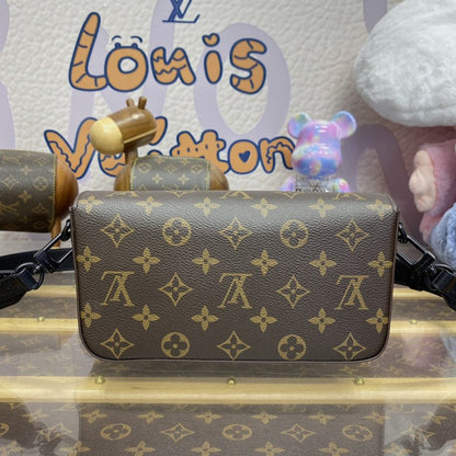 LV レトロ メッセンジャーバッグ