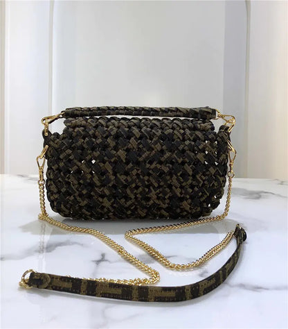 フェンディのバゲット織りバッグ