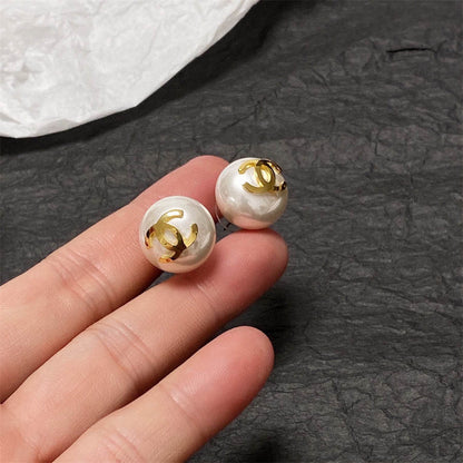 シャネルのパールイヤリング