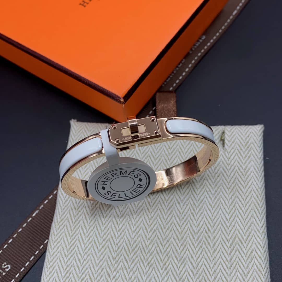 エルメスのブレスレットが安い