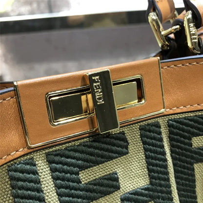 フェンディ ピーカブー X トート