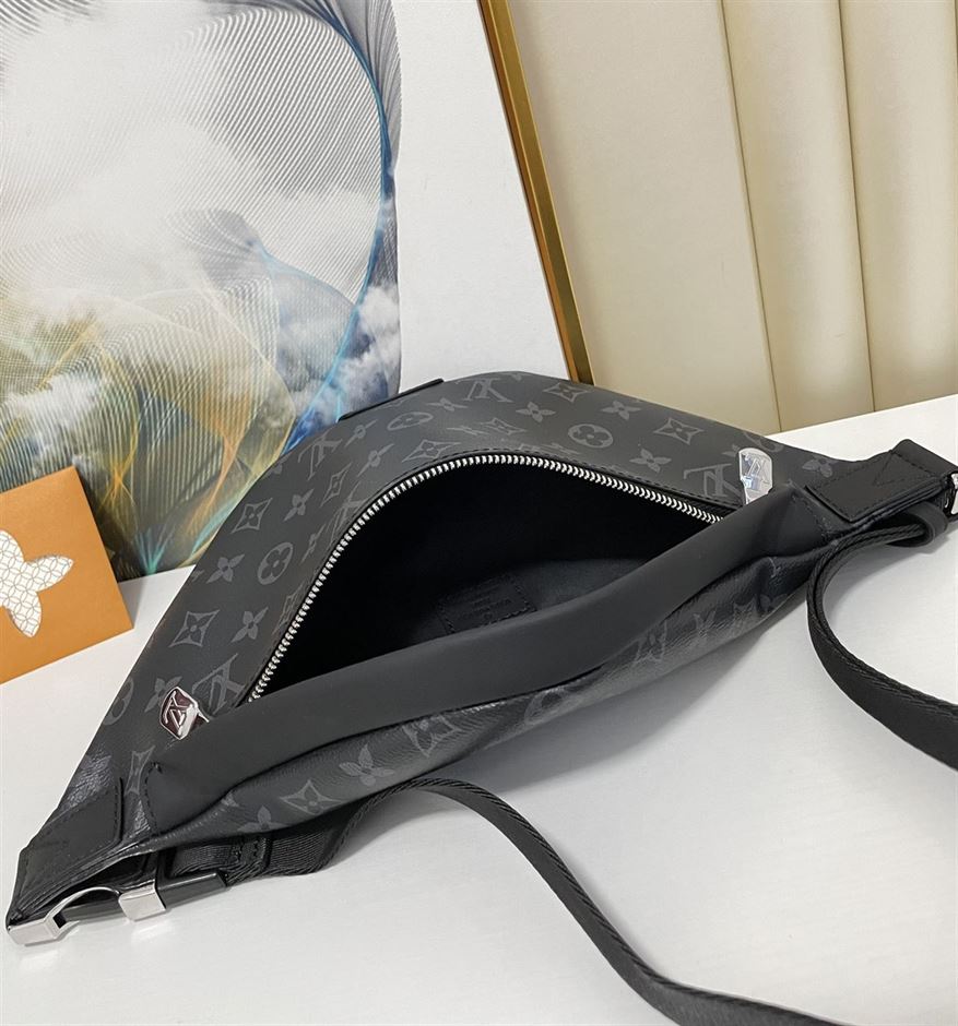 ルイ・ヴィトン ディスカバリー バンバッグ – LVB017