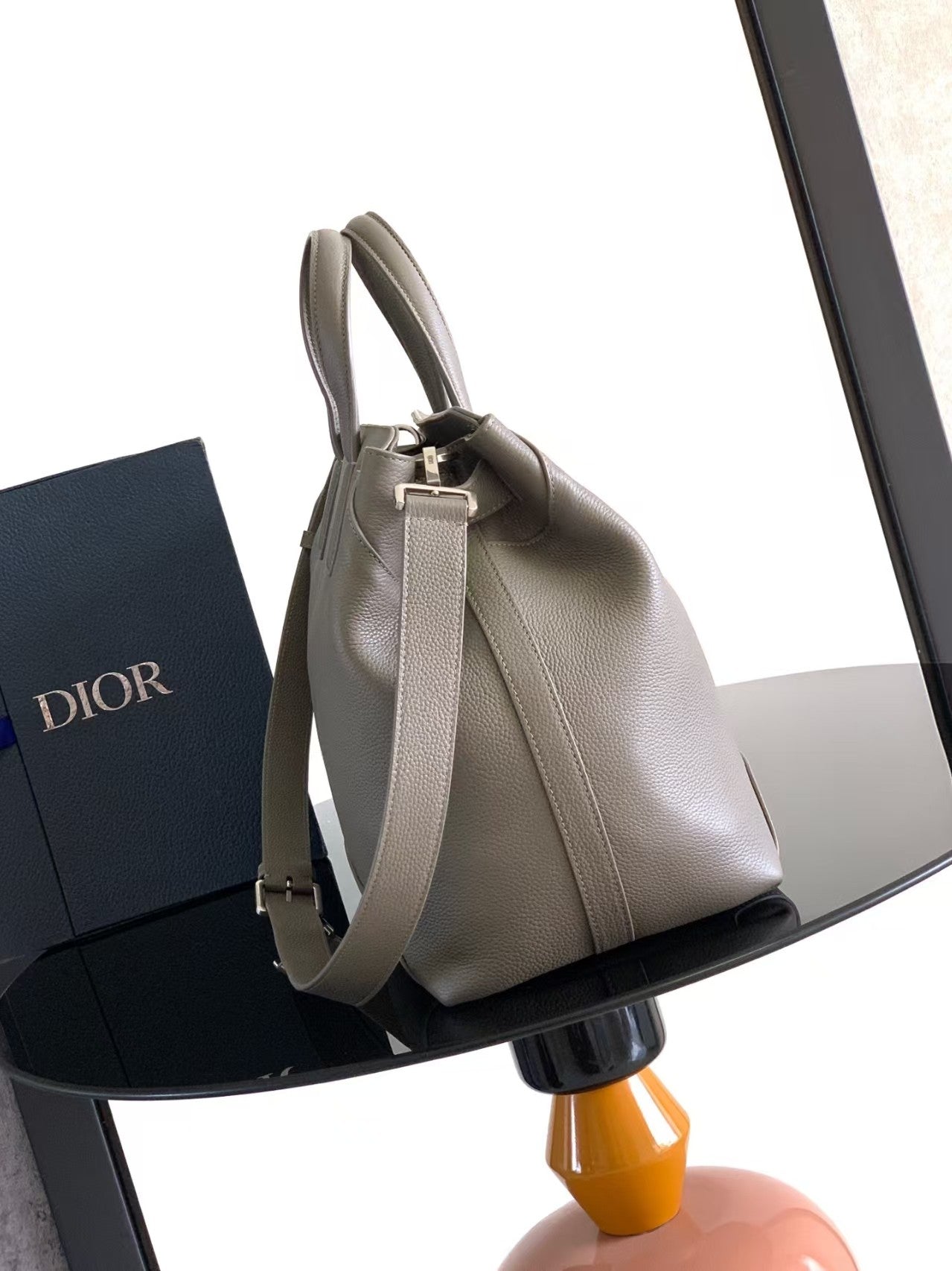 ミディアム ディオール ノルマンディー トートバッグ ブラウン ディオール アイコン カーフスキン |