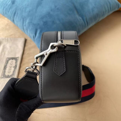 グッチ GGスプリーム キャンバス ショルダーバッグ – BG047