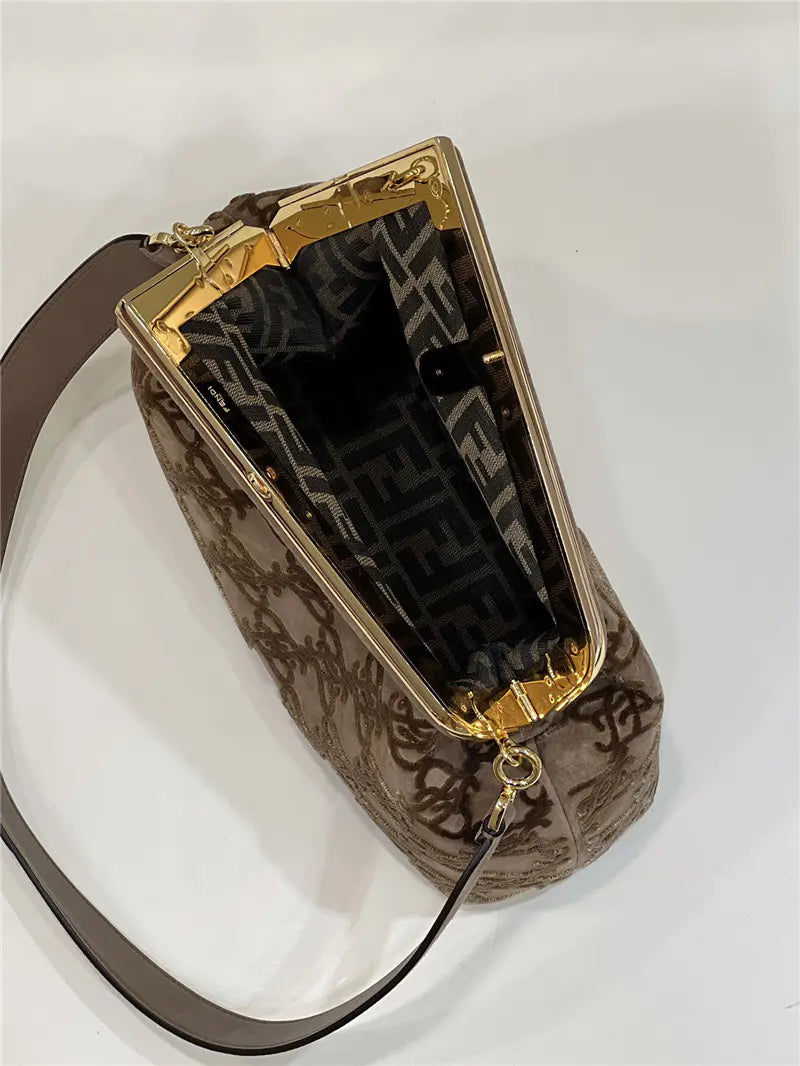 フェンディのファーストバッグ