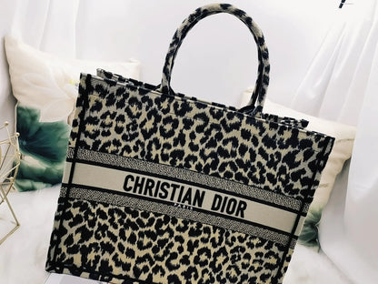 ディオール ブックトート