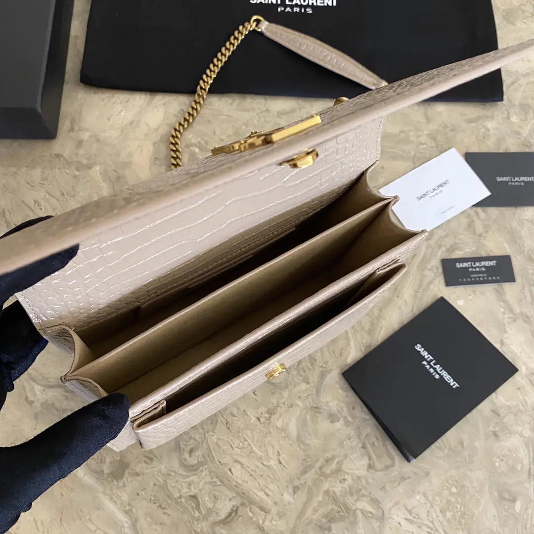 マンハッタン ミディアム ショッピングバッグ（箱入り）サンローラン レザー