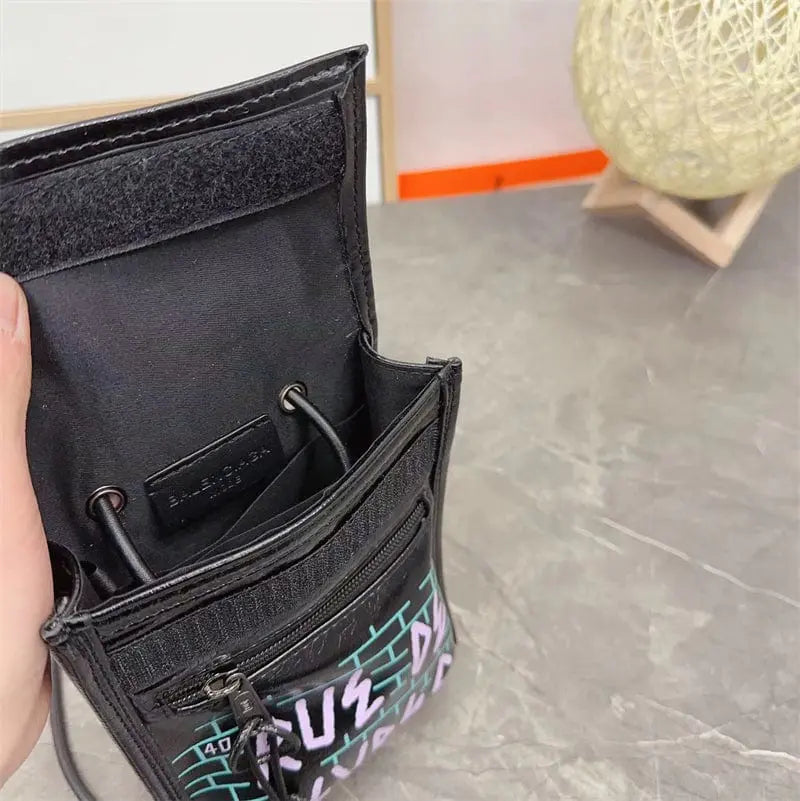 BALENCIAGA EXPLORER ストラップ付きスモールポーチ