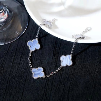 ヴァン クリーフ＆アーペルの四つ葉のクローバーとパープルカルセドニーのブレスレット